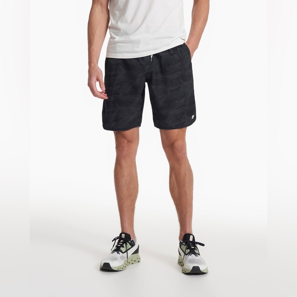 VUORI Banks Shorts Black‎ Camo Size Small NWT